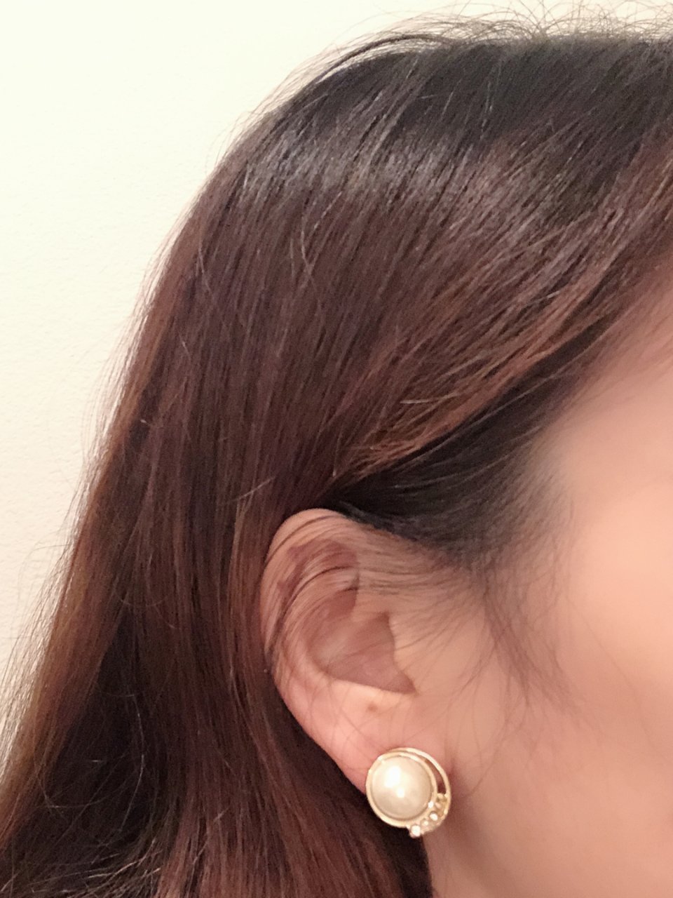 珍珠clip on earrings...