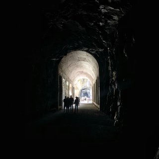 Othello Tunnels|光明与黑...