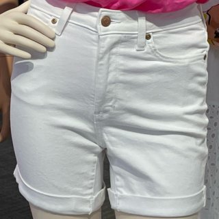 晒神裤—科尔士LC劳伦·康拉德白色短裤。...