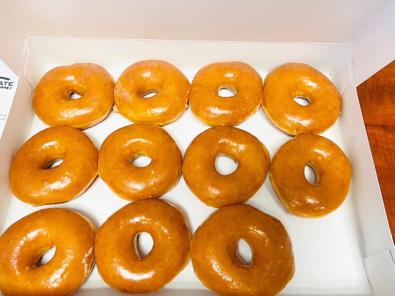 Krispy Kreme免费送donut...