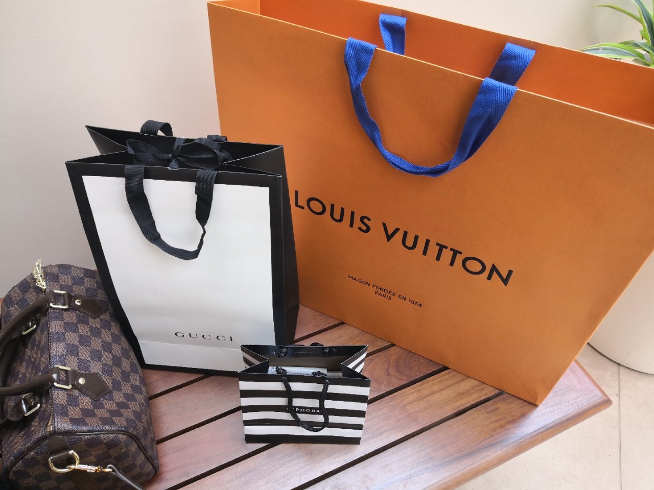 1生1世一家人,Louis Vuitton 路易·威登