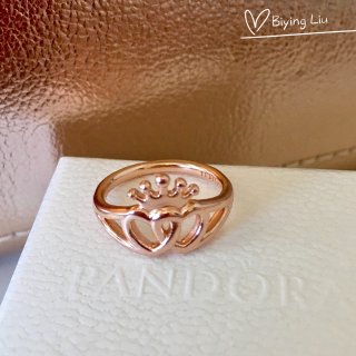 收到生日礼物：戒指💍简单的玫瑰金设计...
