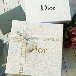 Dior美妆：一单一个红手链...