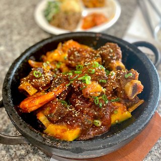 湾区吃啥哟 • 与众不同的韩式辣炖排骨锅...
