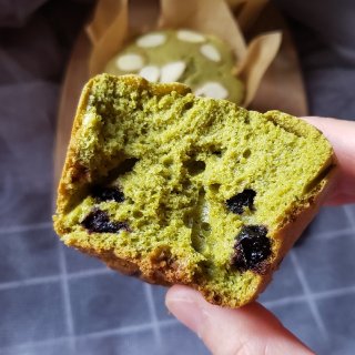 今日美味分享之---抹茶蓝莓Muffin...