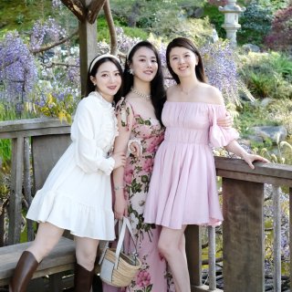 樱花树下🌸再发一组和小姐妹的美照吧...