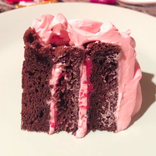 巧克力树莓蛋糕...