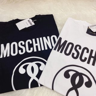 Moschino双问号T恤🔥...