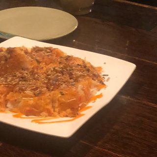 新鲜美味-日式料理Takara Sush...