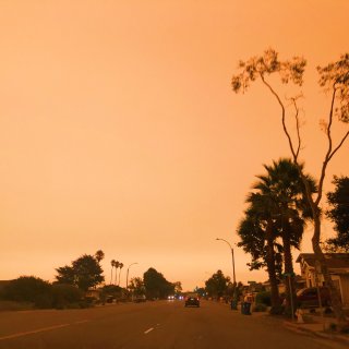 末日即视感—山火蔓延的加州...