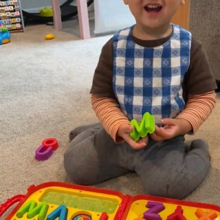 18个月玩具推荐｜Elmo字母盒，字母启...
