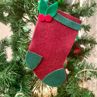 一起做个可爱的圣诞袜挂饰吧🎄...