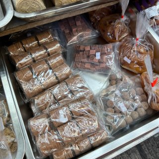 香港利东街街市买的小零食...