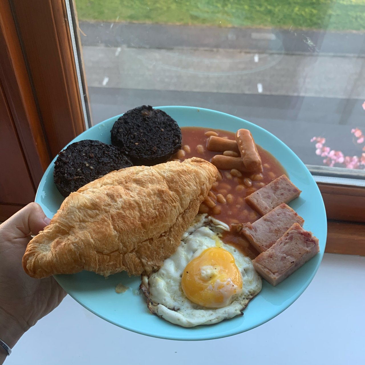 晒一个能量满满的传统苏格兰早餐...