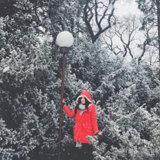 雪景和红色超搭 ❄️ 初雪快乐 ...
