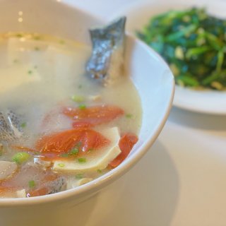 【宅家美食】鲜美的豆腐鱼汤...