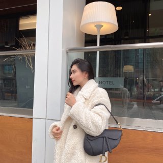 【冬季穿搭】🐻 白色泰迪外套｜穿出欧美博...