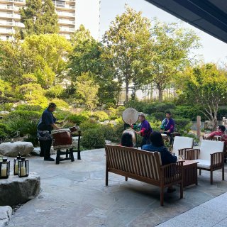 在文化会馆日式庭院优雅用餐欣赏表演新体验...