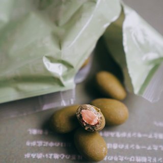 ROYCE抹茶杏仁夹心巧克力豆🍵越吃越好...