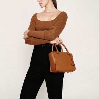 STRUCTURED TRAPEZE BAG