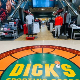 dick's
