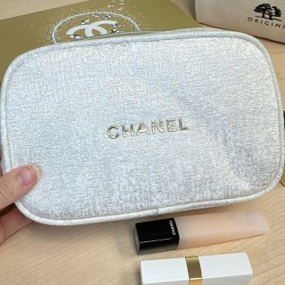 Chanel 2023白色圣诞礼包...