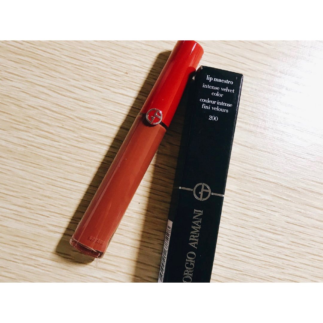 秋冬气场全开 显白的一把好手:年度最爱的口红阿玛尼200