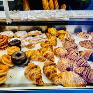 美味的面包店🥐Forn Sant Est...