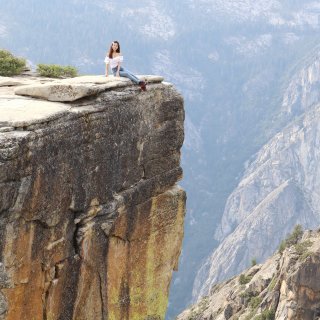 優勝美地壯觀眺望峽谷瀑布的巨岩景觀點 T...