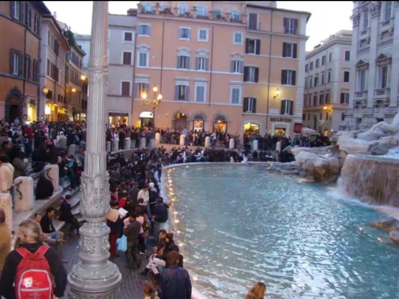 旅游/去罗马一定要去许愿池⛲️...