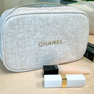 Chanel 2023白色圣诞礼包...