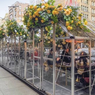 在纽约最浪漫的户外餐厅用餐是什么体验？...