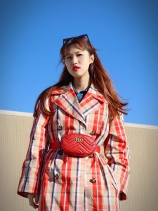 2019 H&M春夏新款———亮色系格纹风衣