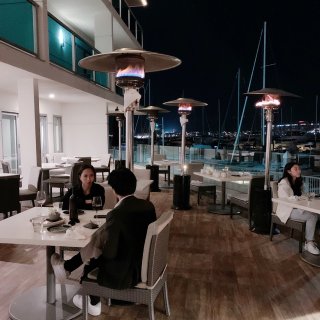 Marina Del Rey的餐厅...