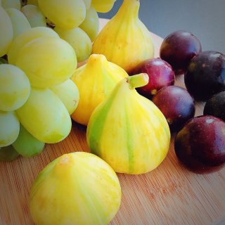 Cotton candy grapes,Tiger figs,Muscadine