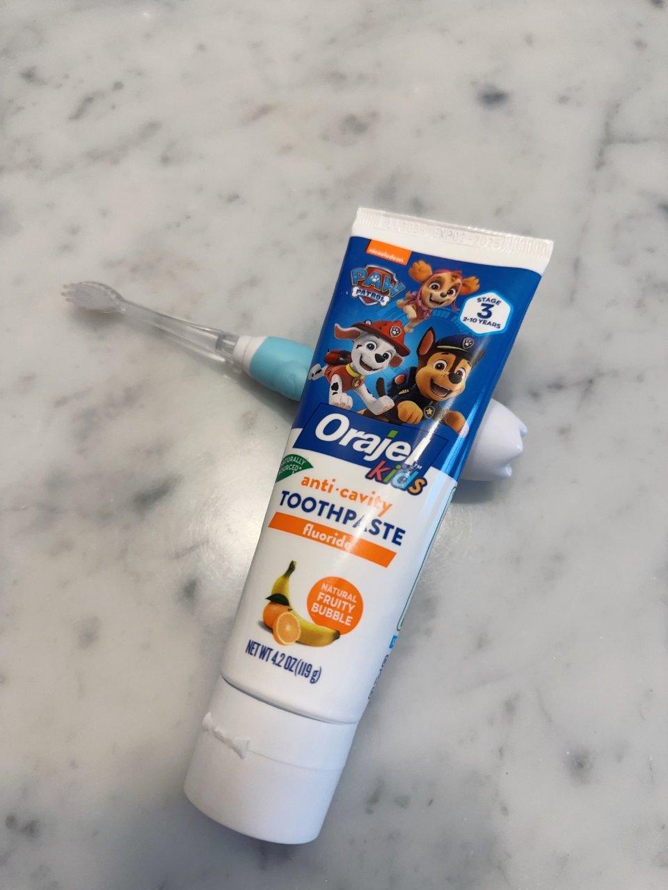 自从用了Orajel牙膏我家宝宝刷牙都勤...