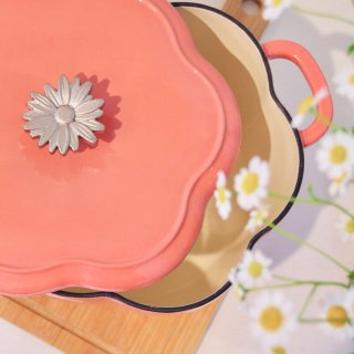 🌸粉色花朵珐琅铸铁锅：打开厨房的仪式感