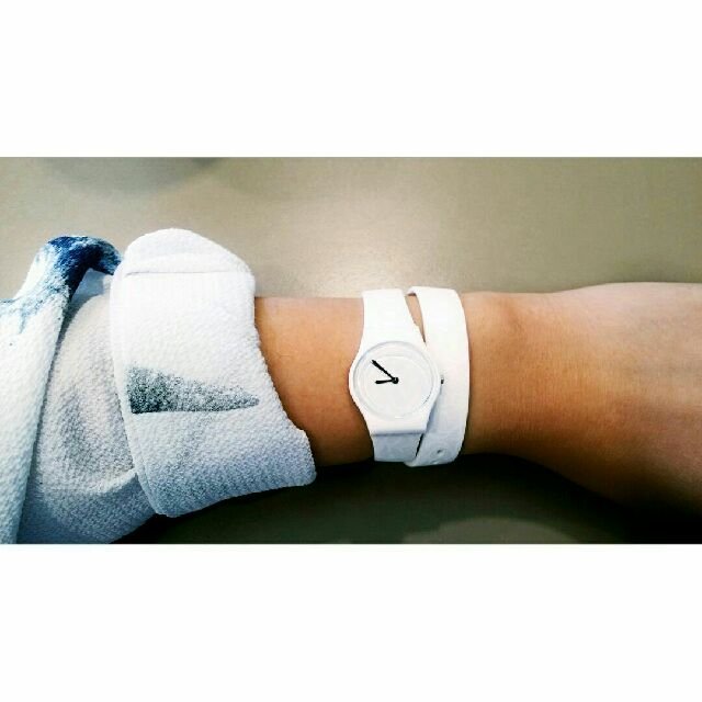 买一块swatch带着玩玩??<b...