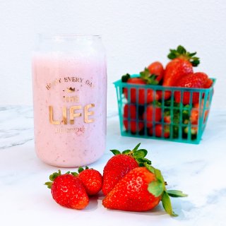 #自制健康饮品| 有机蜂蜜草莓牛奶(附杯...