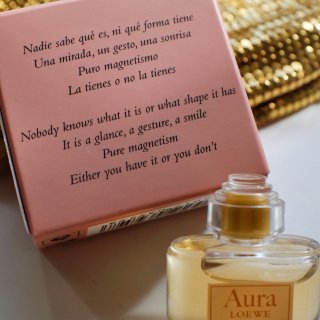 小Q香 之 Loewe Aura EDP...