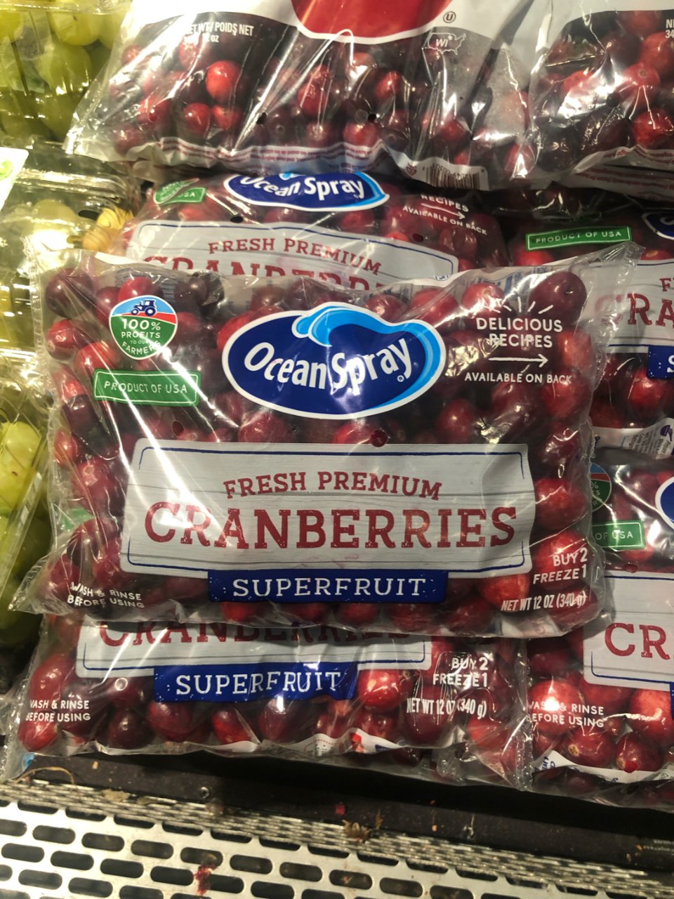 gianteagle,Produce Cranberries 12Oz at Grandview Yard Market District | Grocery - Giant Eagle