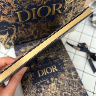 2022 Dior圣诞包装！...