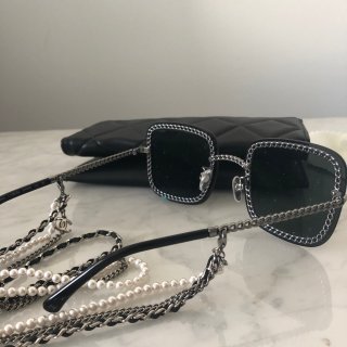Chanel 链条太阳眼镜...