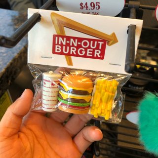 In n Out🍔周邊商品好好買🔥🔥...