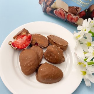 Tru fru冷冻草莓🍓夹心巧克力🍫...