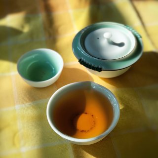 茶汤橙黄