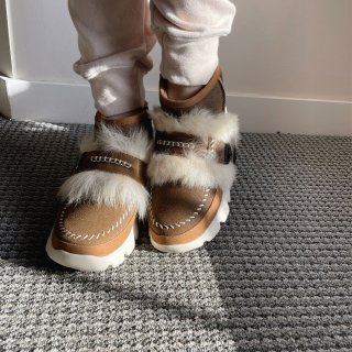 『暖暖过冬』saks家的低价栗色ugg靴...