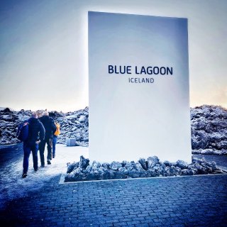 去年今日 冰岛蓝湖温泉日落...