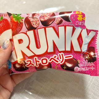 🌟Lotte Crunky草莓脆脆巧克力...