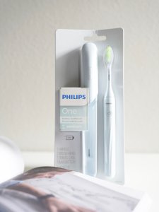 微众测｜口腔护理新选择｜Philips One超便携电动牙刷